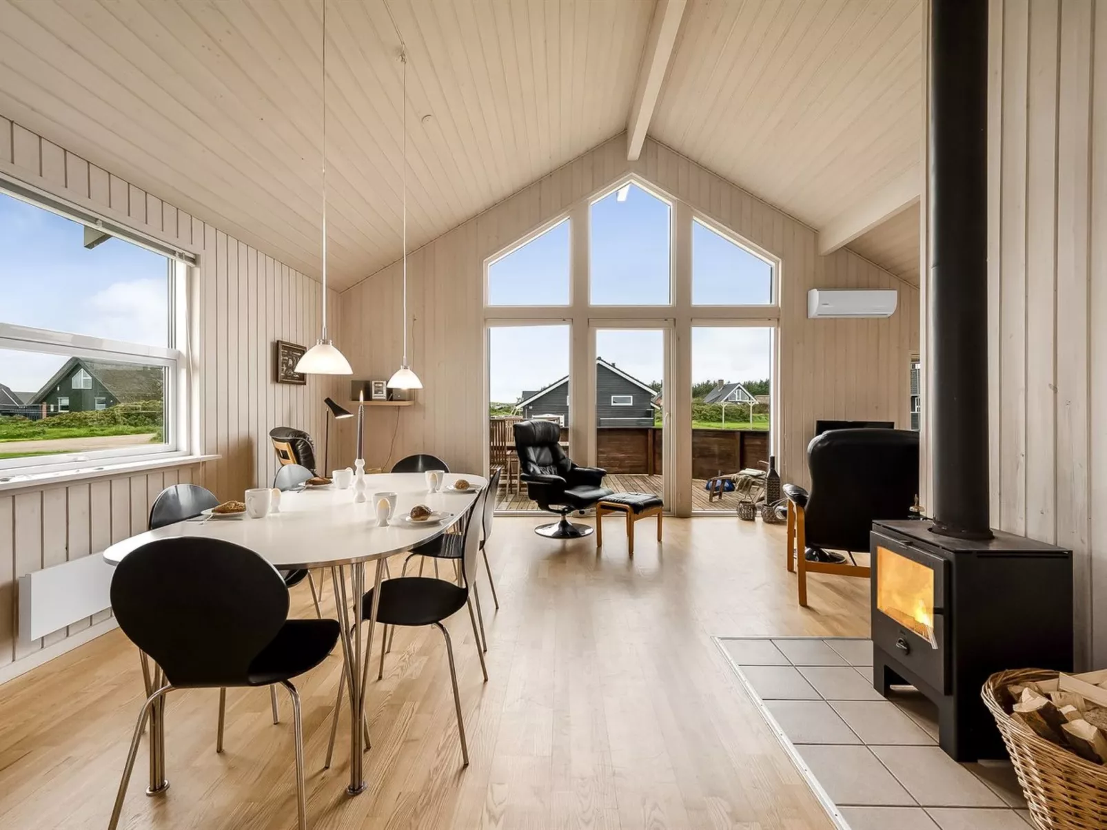 "Erland" - 500m from the sea-Binnen