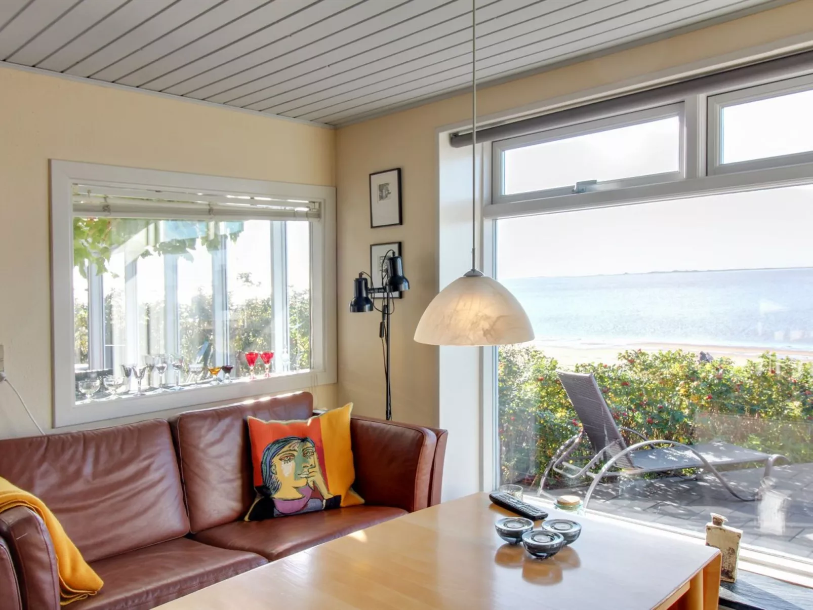 "Erno" - 20m from the sea-Binnen