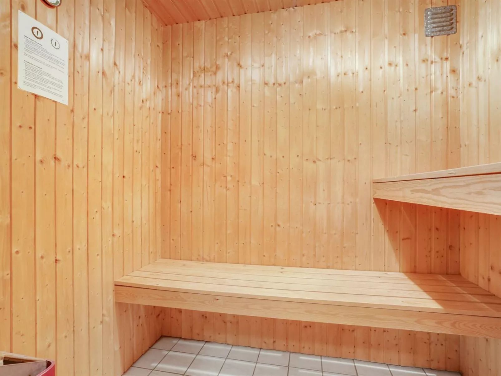 "Jügen" - 900m to the fjord-Binnen