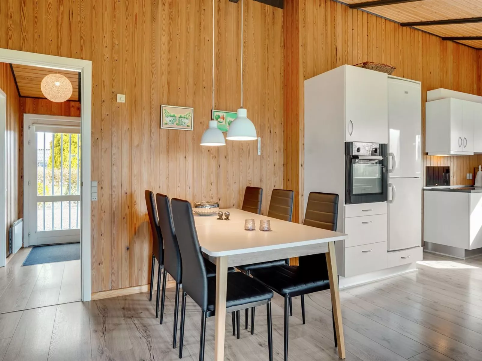 "Denahi" - 400m to the fjord-Binnen