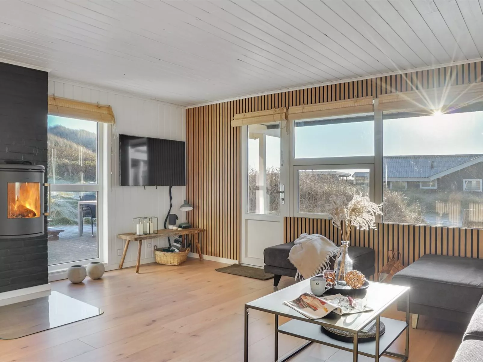 "Assa" -  from the sea-Binnen