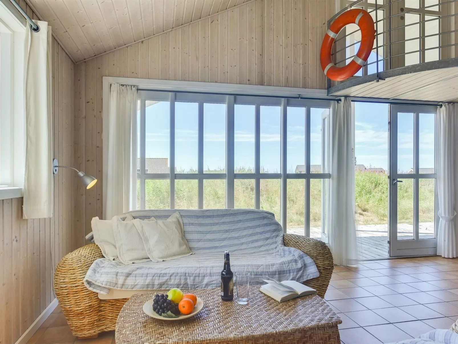 "Dorethea" - 300m from the sea-Binnen