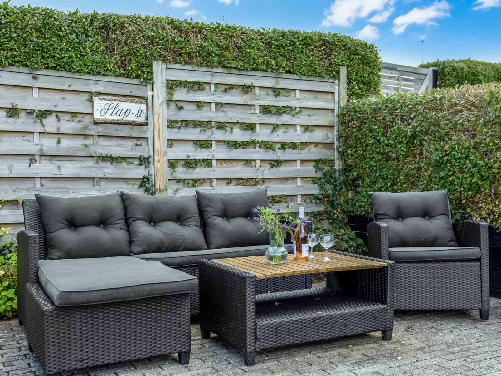 "Majbritt" - 50m from the sea-Buiten