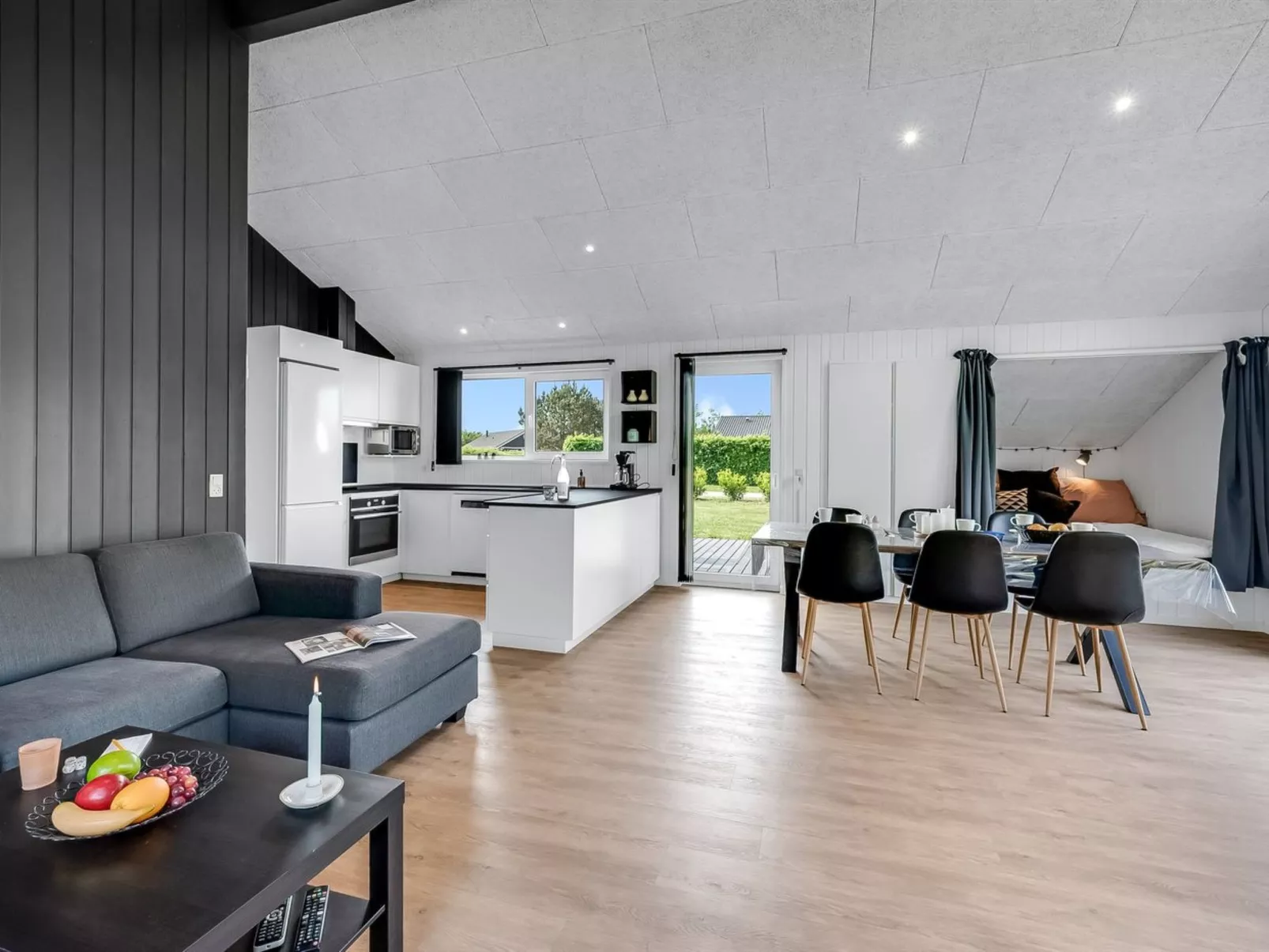 "Leeve" - 1.4km to the fjord-Binnen