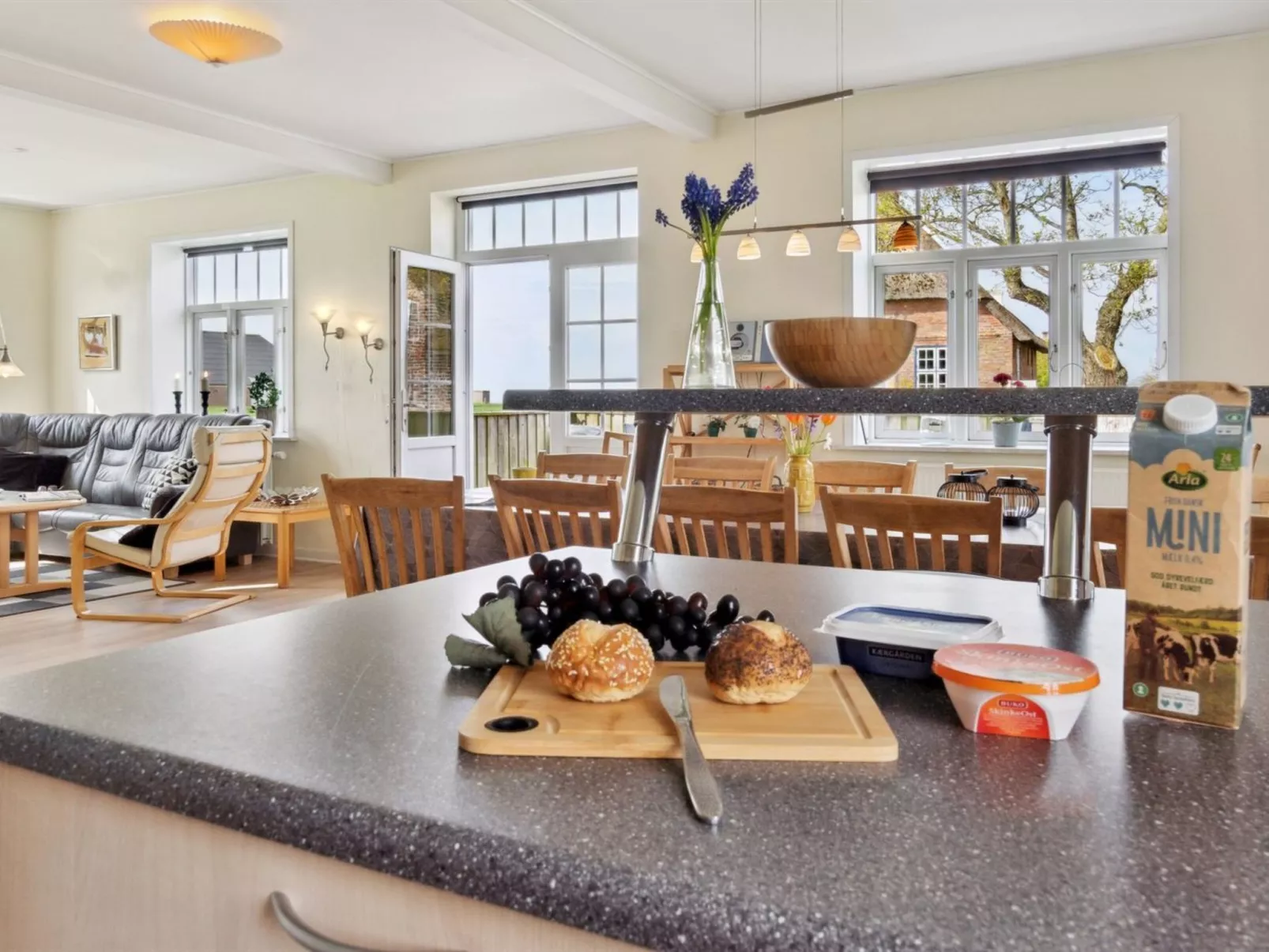 "Adine" - 13km from the sea-Binnen