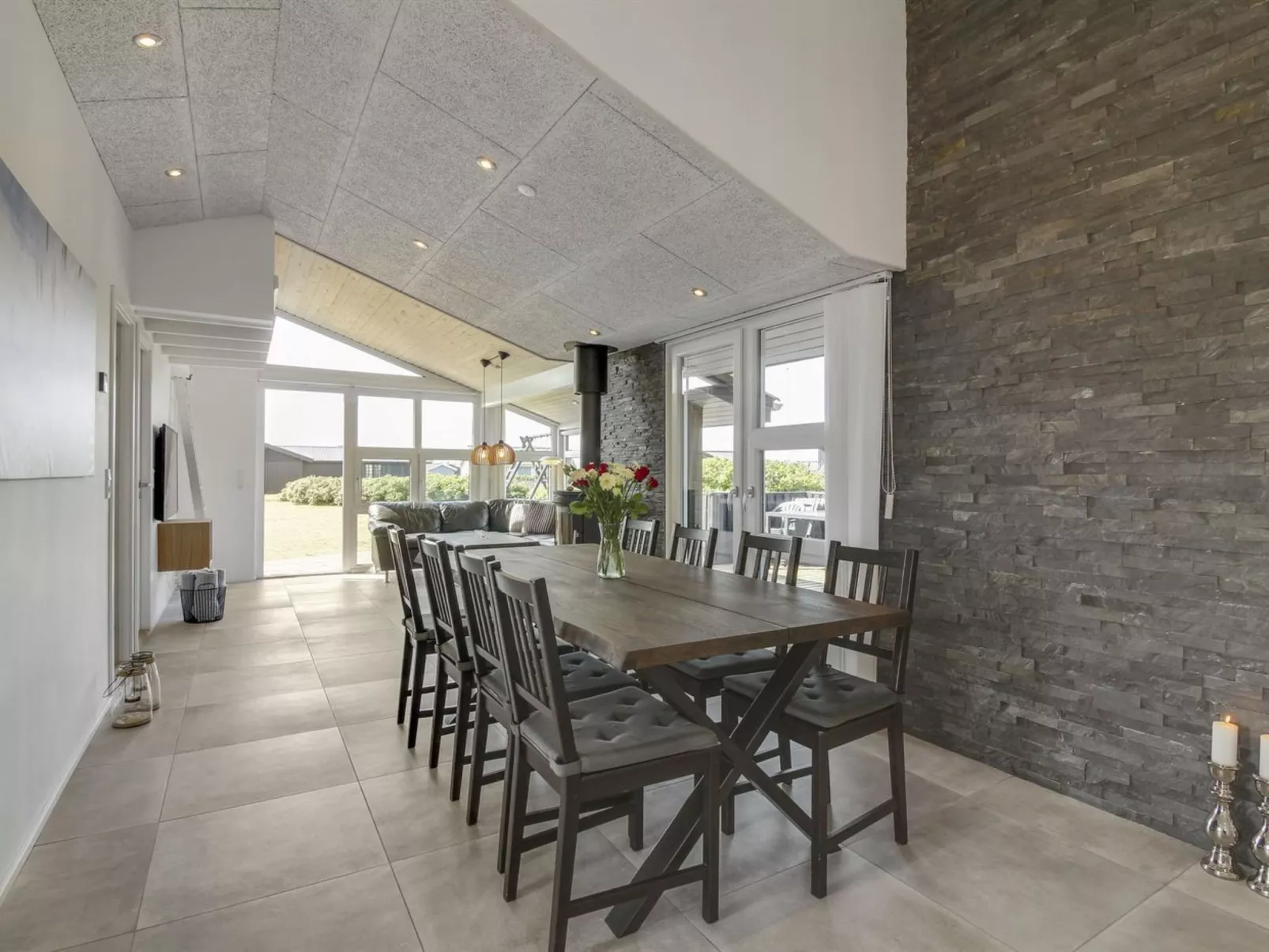 "Hroswitha" - 100m from the sea-Binnen