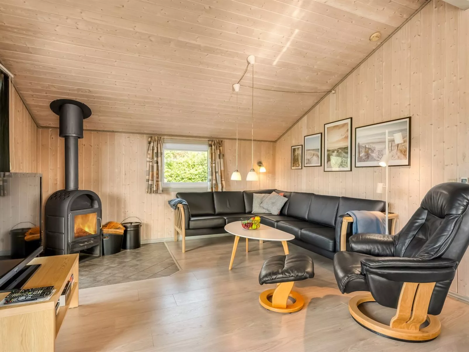 "Robertha" - 800m to the fjord-Binnen