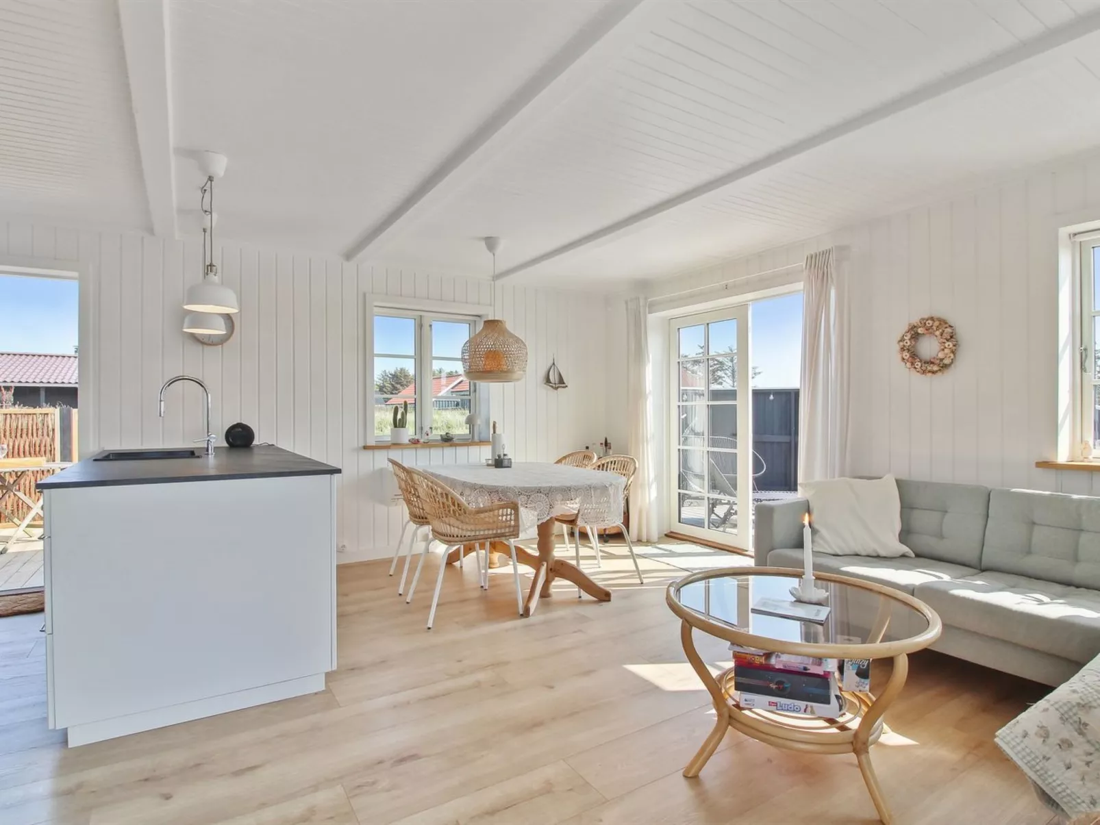 "Sanni" - 225m from the sea-Binnen