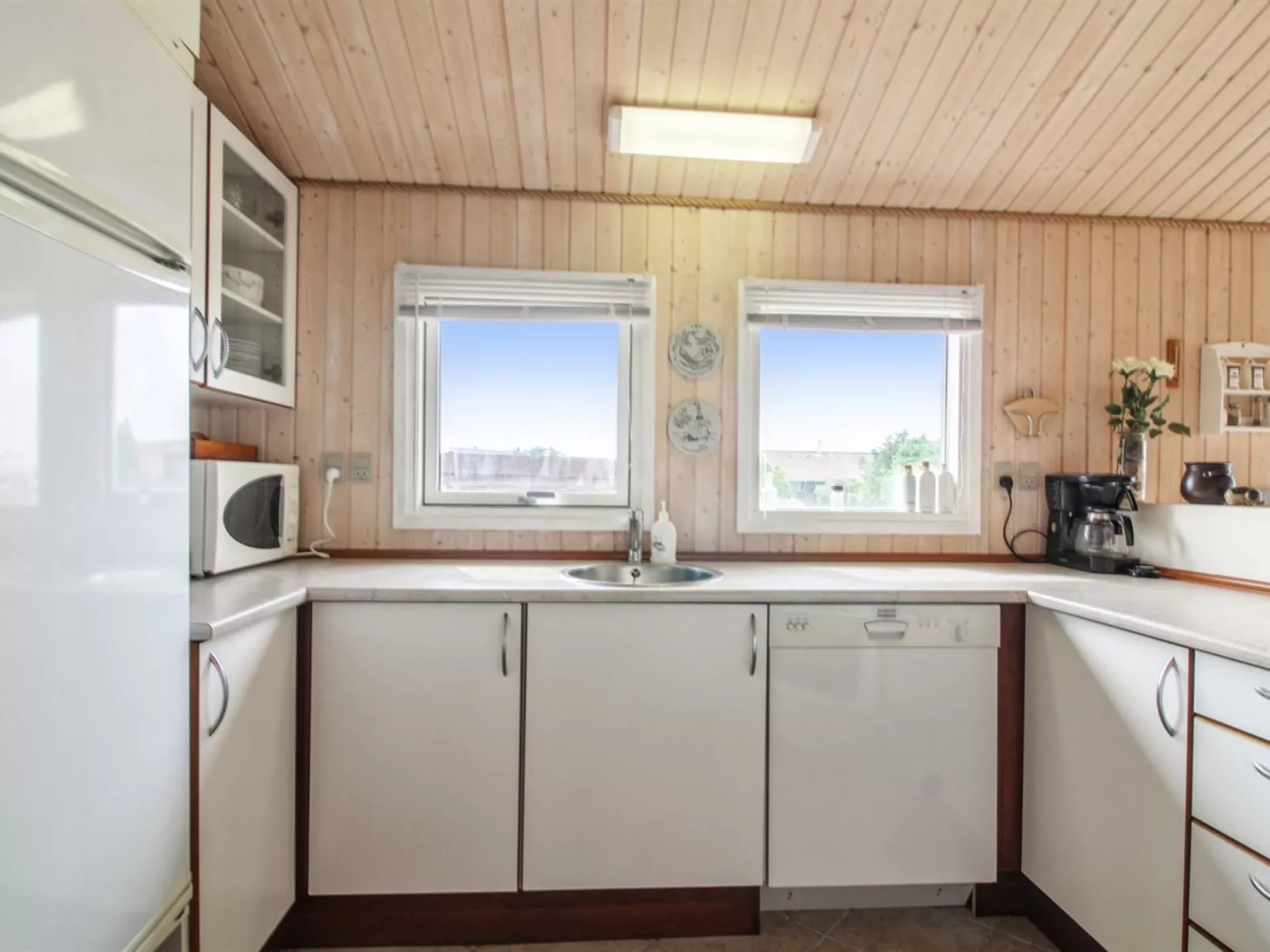 "Zuhra" - 250m from the sea-Binnen