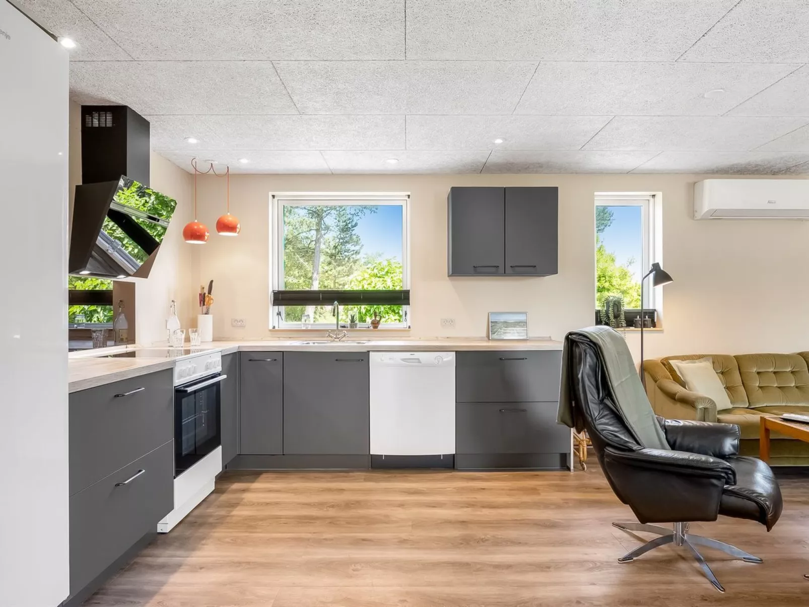 "Eira" - 350m to the fjord-Binnen