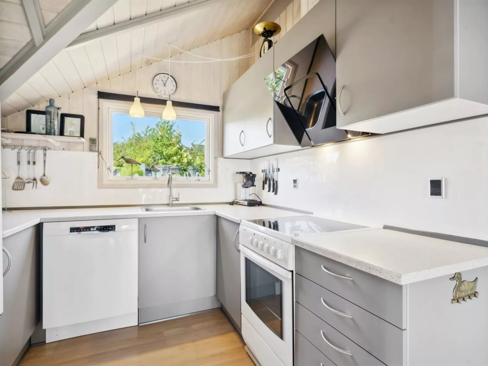 "Algut" - 75m from the sea-Binnen