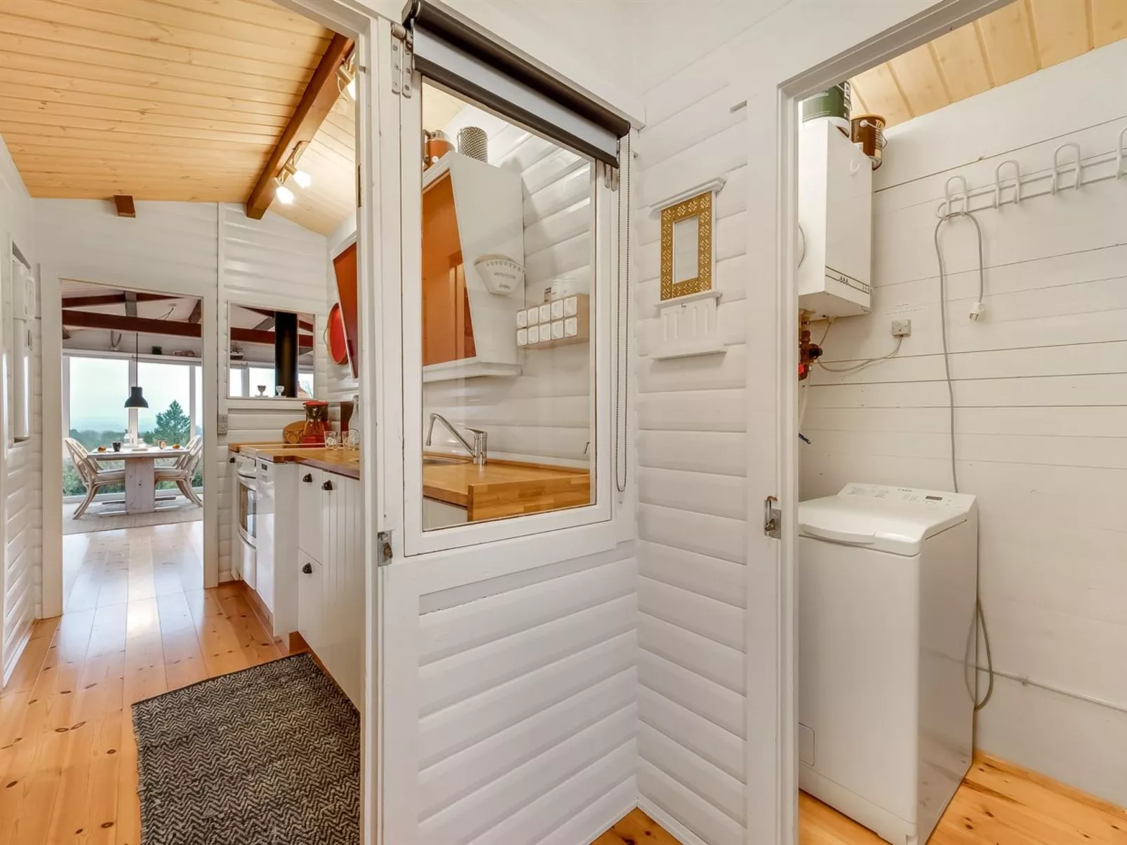 "Dimo" - 300m to the fjord-Binnen