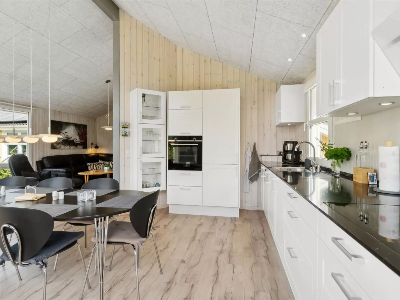 "Flaminia" - 350m from the sea-Binnen