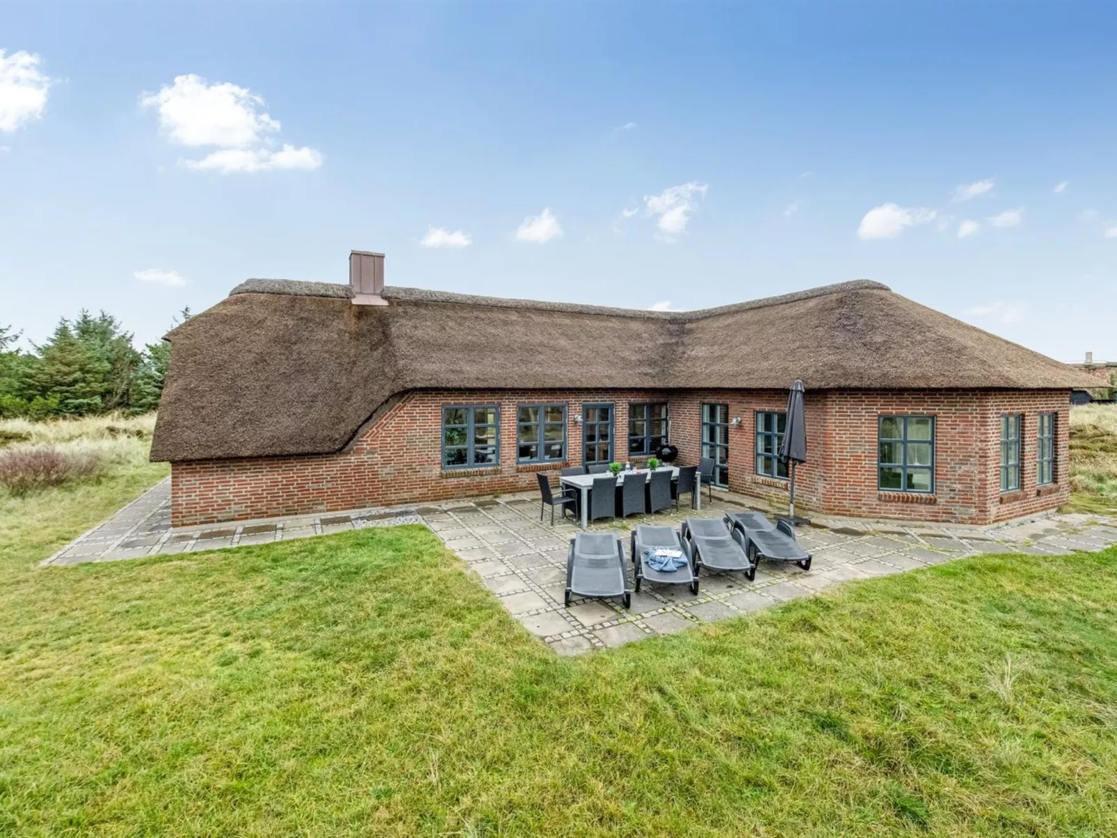 "Axeline" - 300m from the sea-Buiten