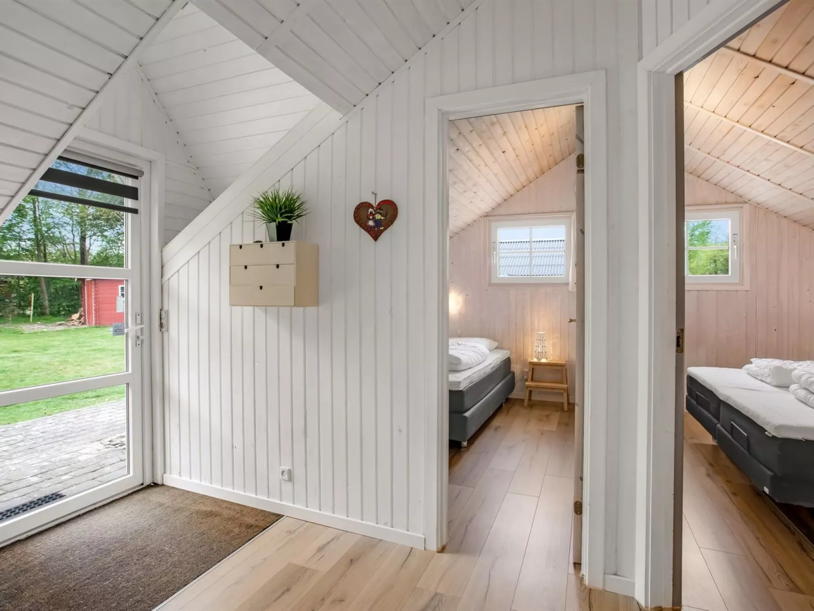 "Anu" - 300m to the fjord-Binnen