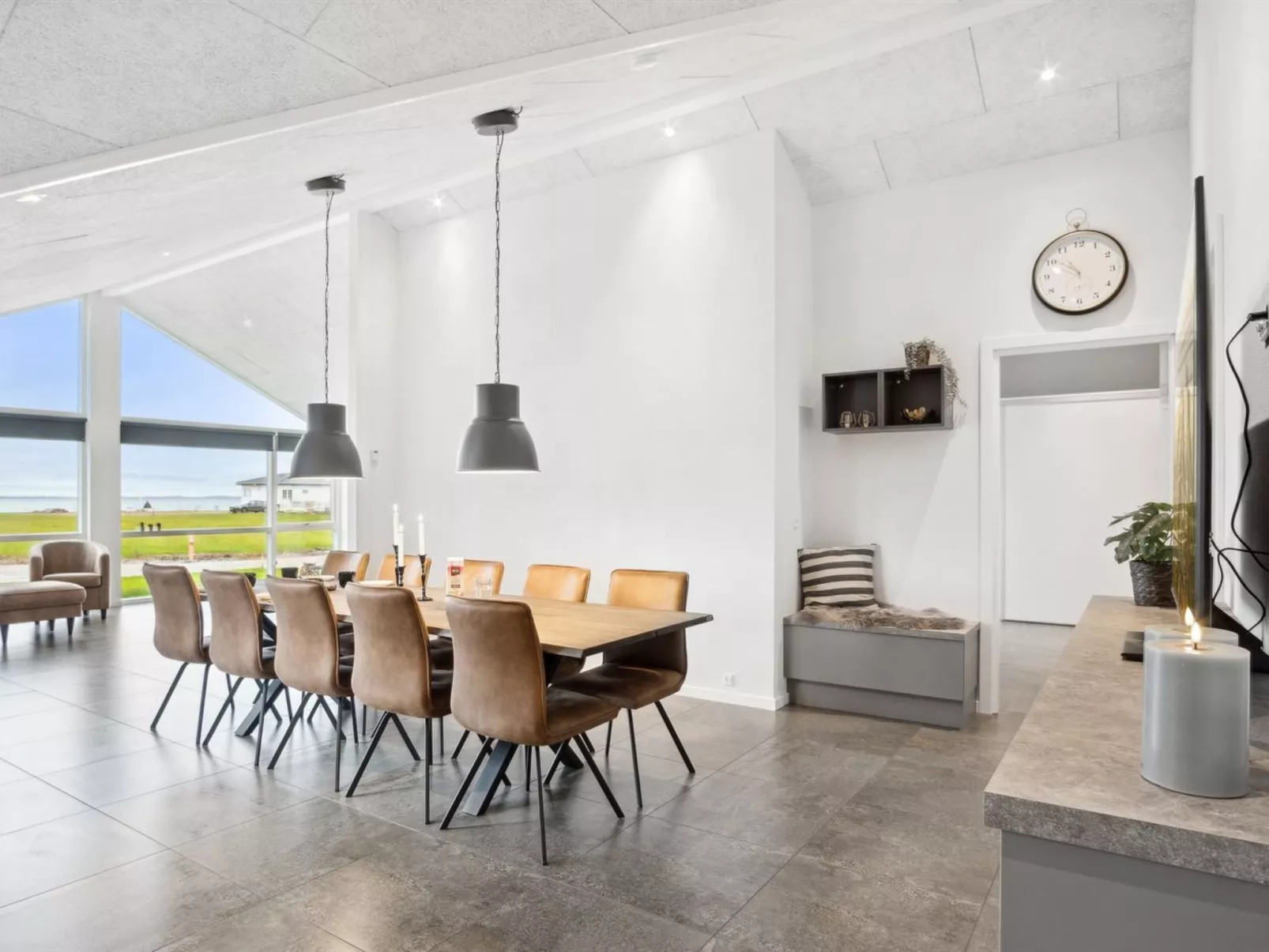 "Clare" - 100m from the sea-Binnen