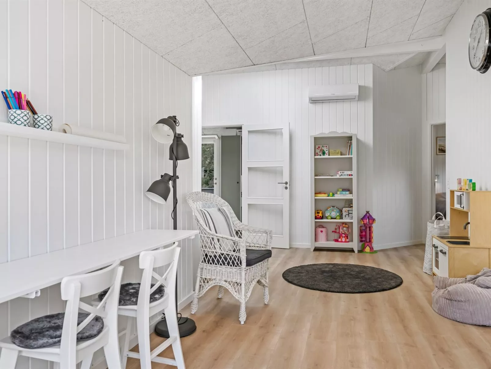 "Ema" - 1.9km from the sea-Binnen