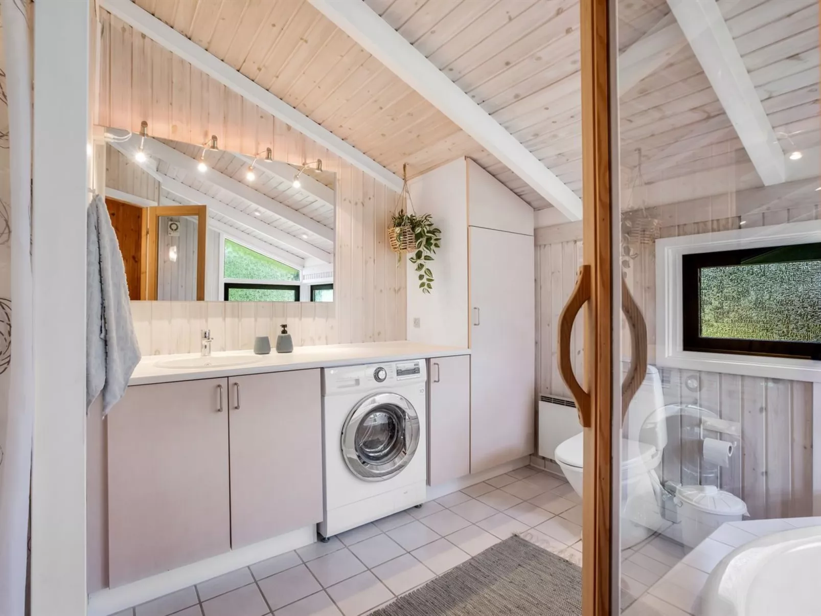 "Ingwin" -  from the sea-Binnen