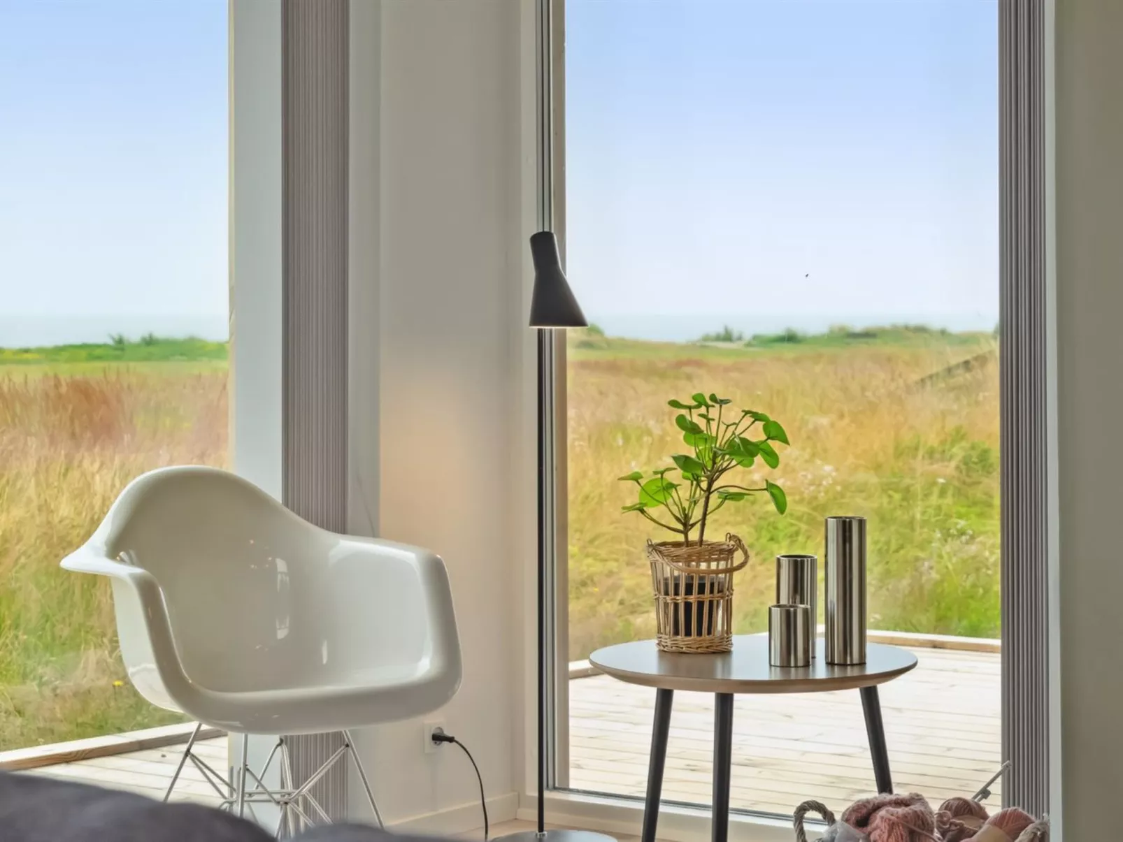 "Susana" - 50m from the sea-Binnen