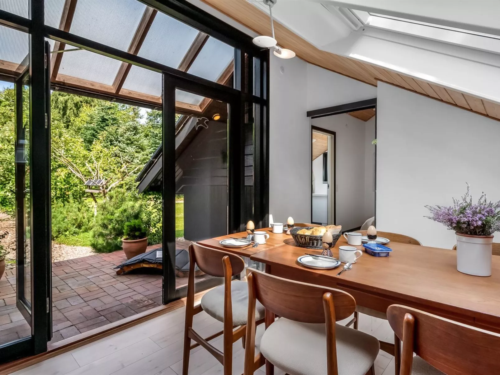 "Kadife" -  from the sea-Binnen