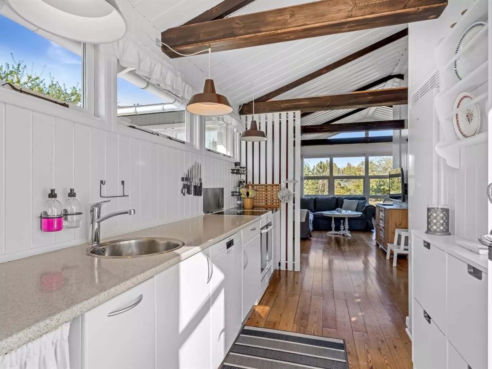 "Jalina" - 500m from the sea-Binnen