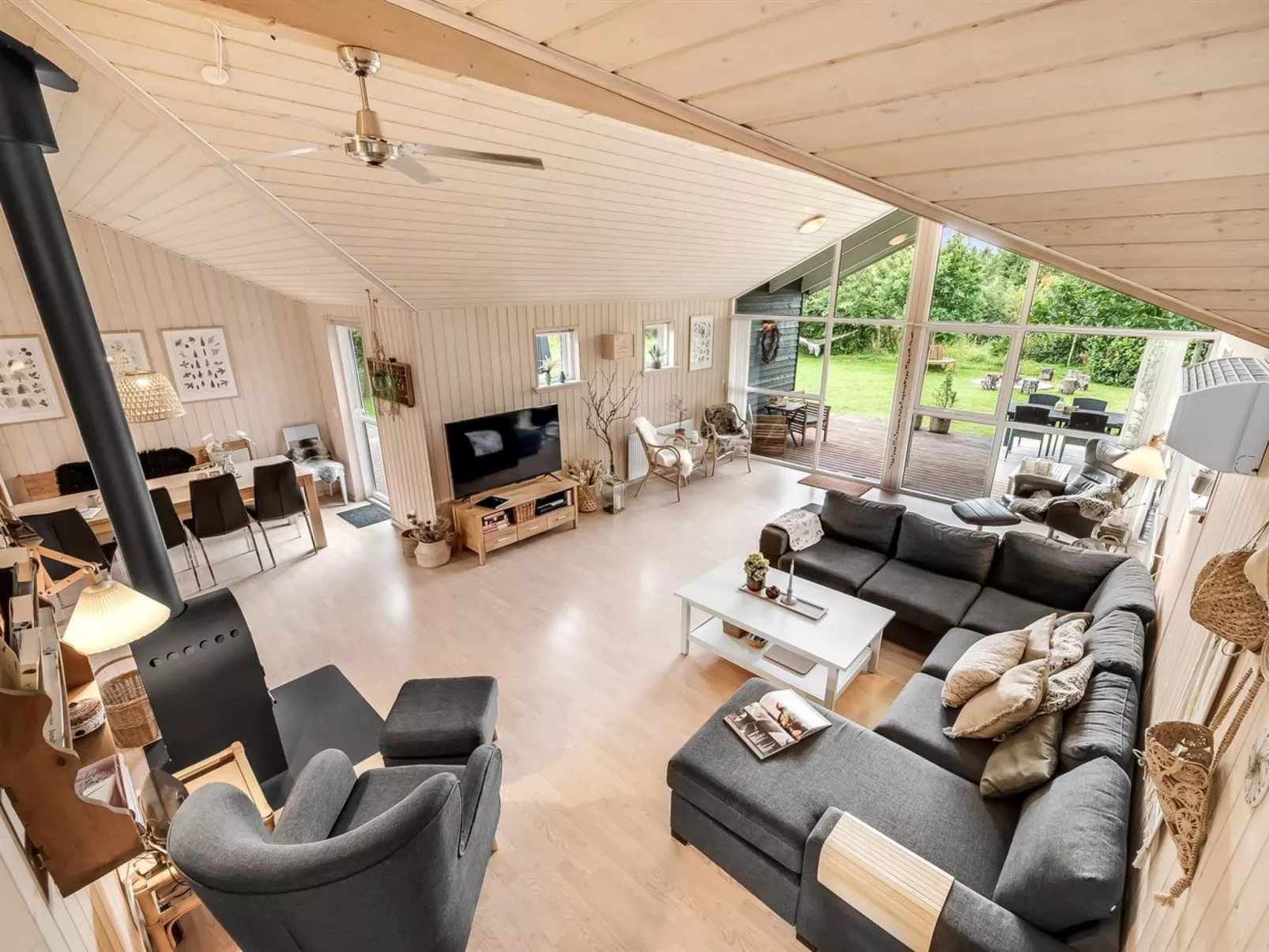 "Jarmunrek" - 400m to the fjord-Binnen