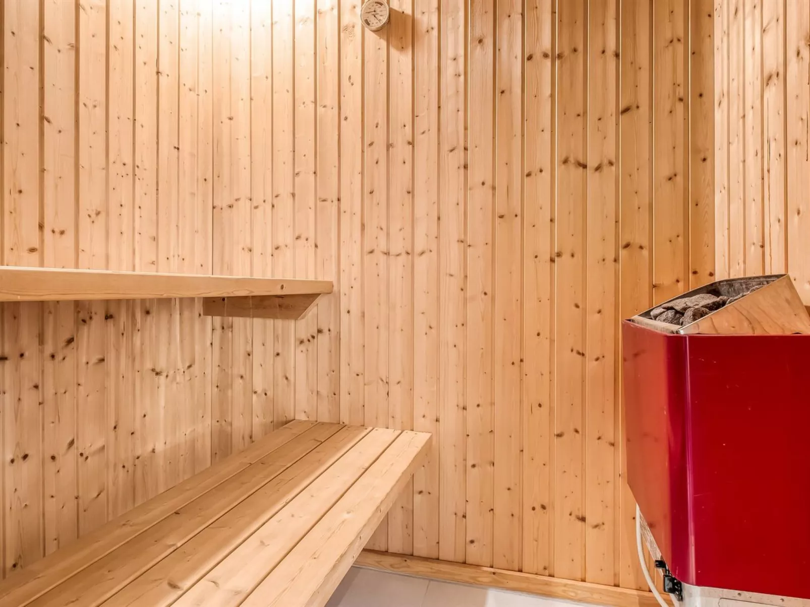 "Hellin" - 175m from the sea-Binnen