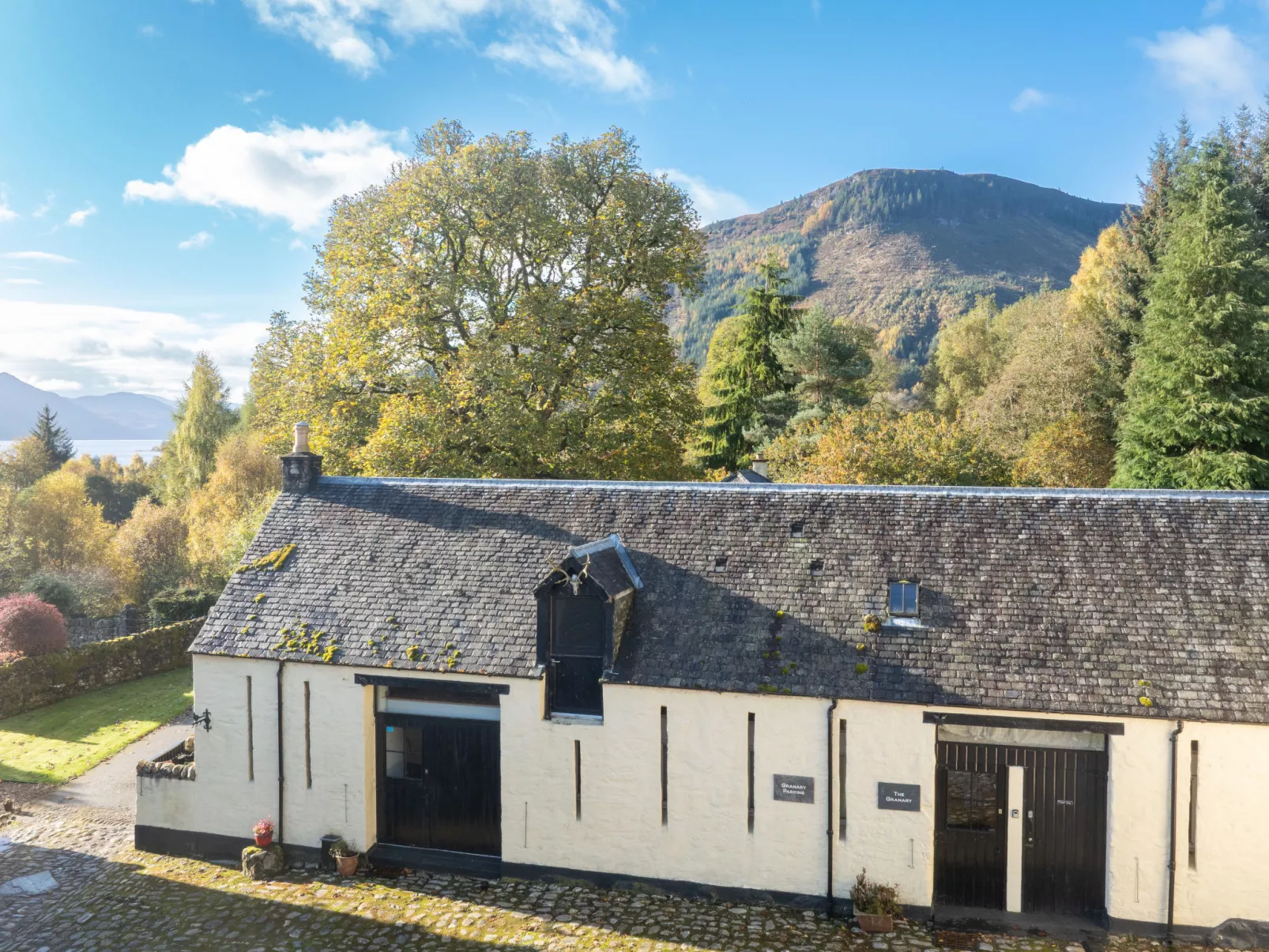 Loch Ness Granary-Buiten