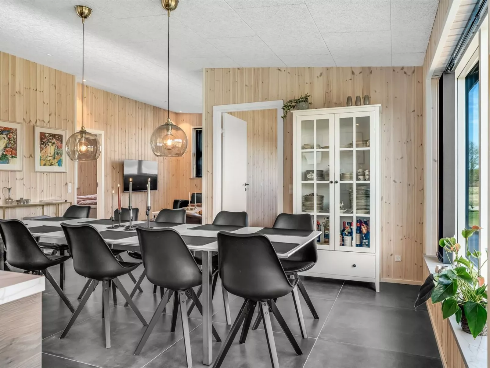 "Ilze" -  from the sea-Binnen