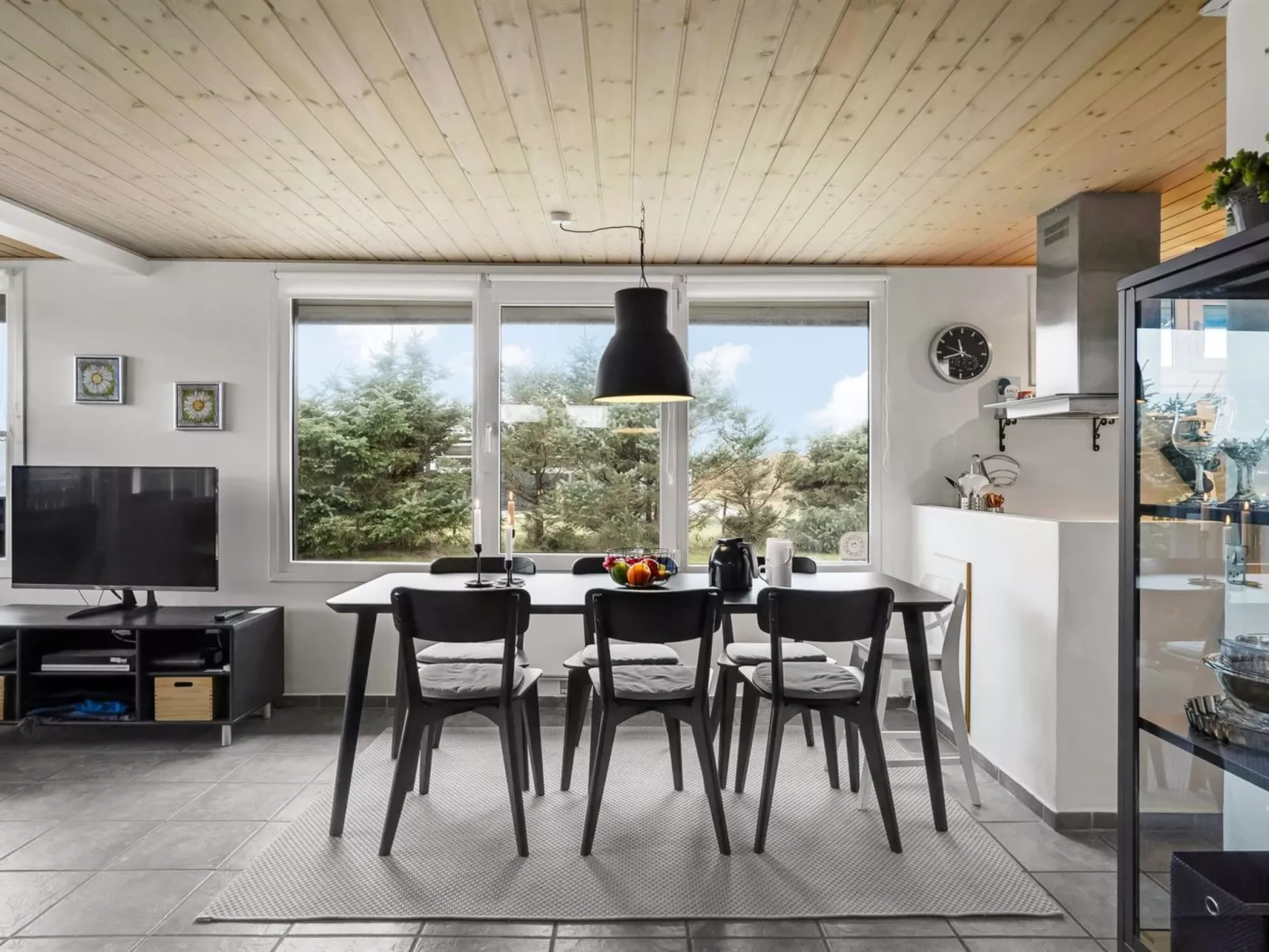 "Erblin" - 400m from the sea-Binnen