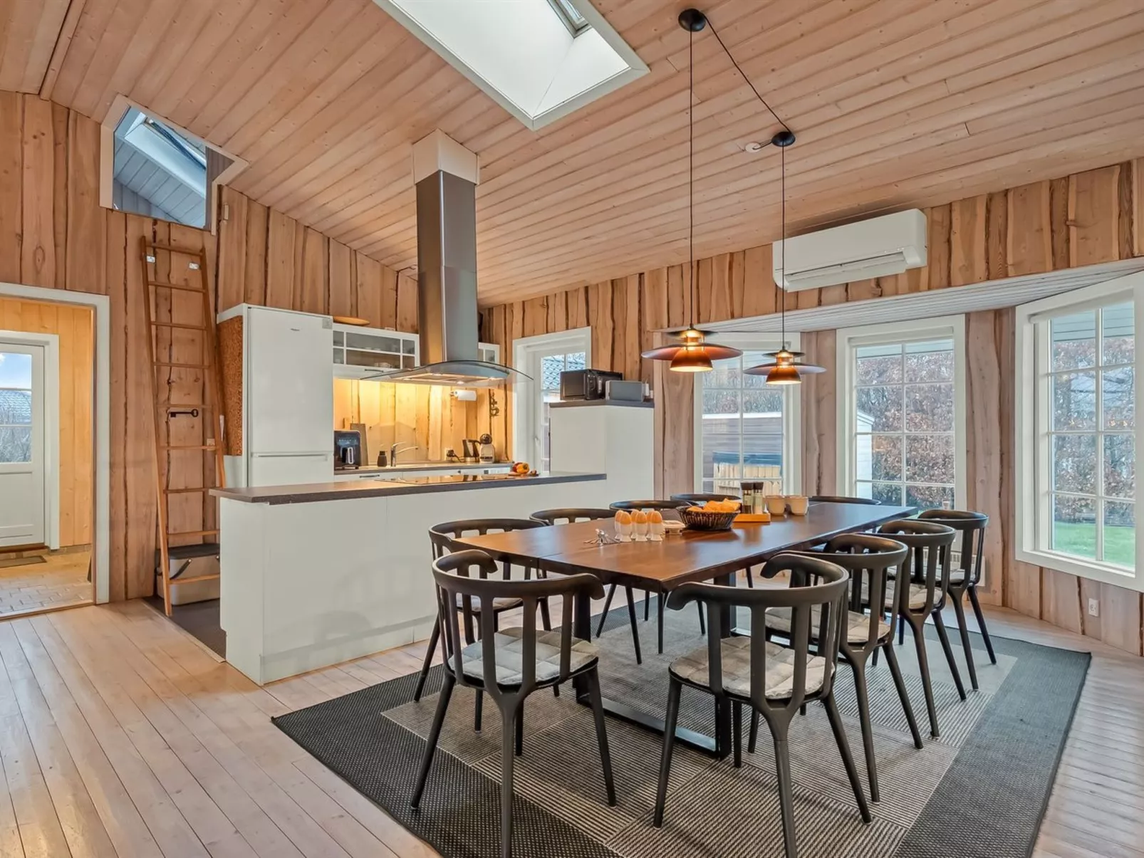 "Gunwald" - 1km to the fjord-Binnen