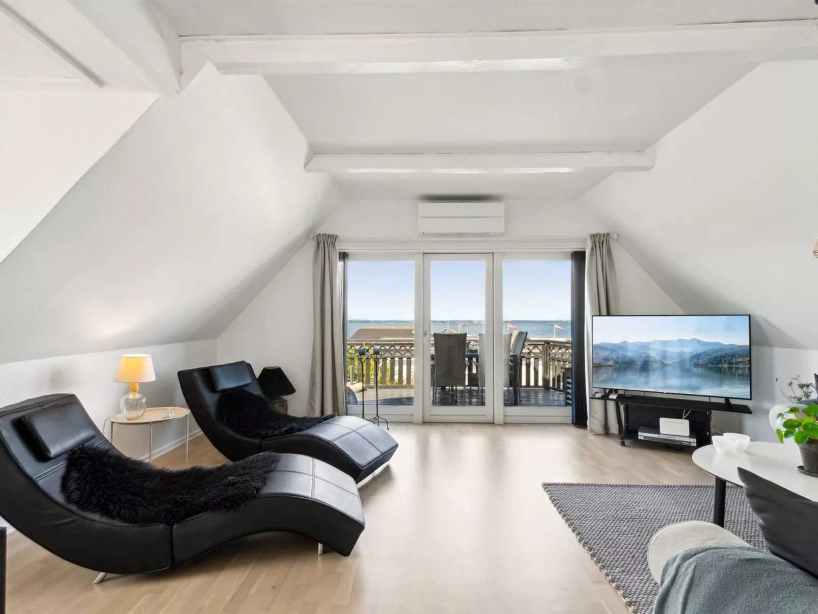 "Mari" - 150m from the sea-Binnen