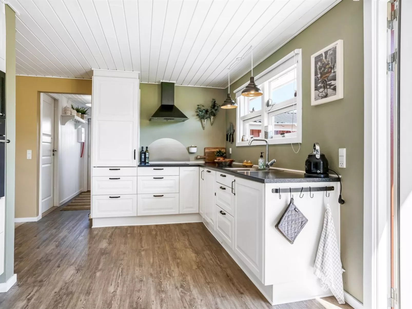 "Ruse" -  from the sea-Binnen