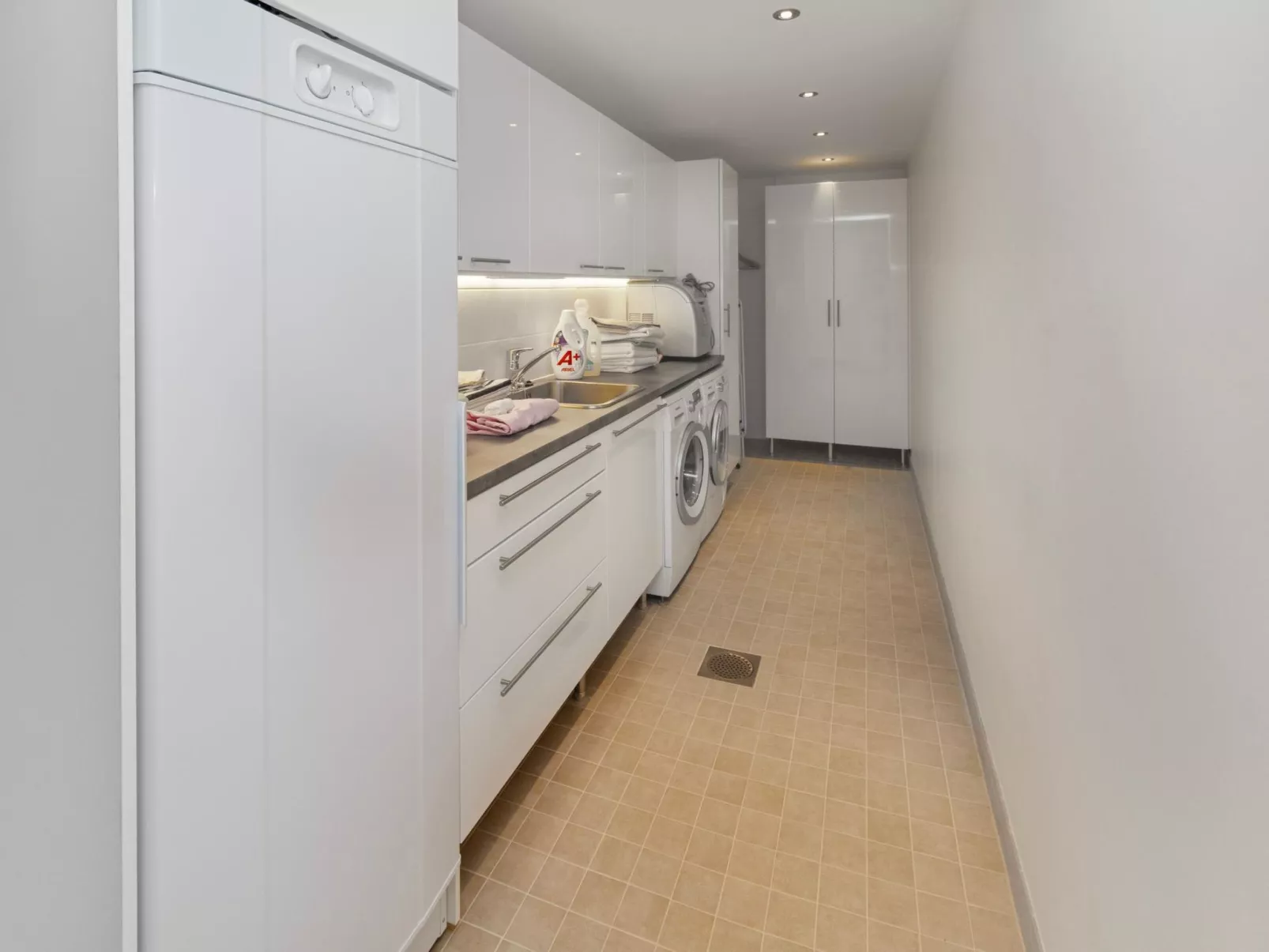 Holy lake chalet a-Binnen