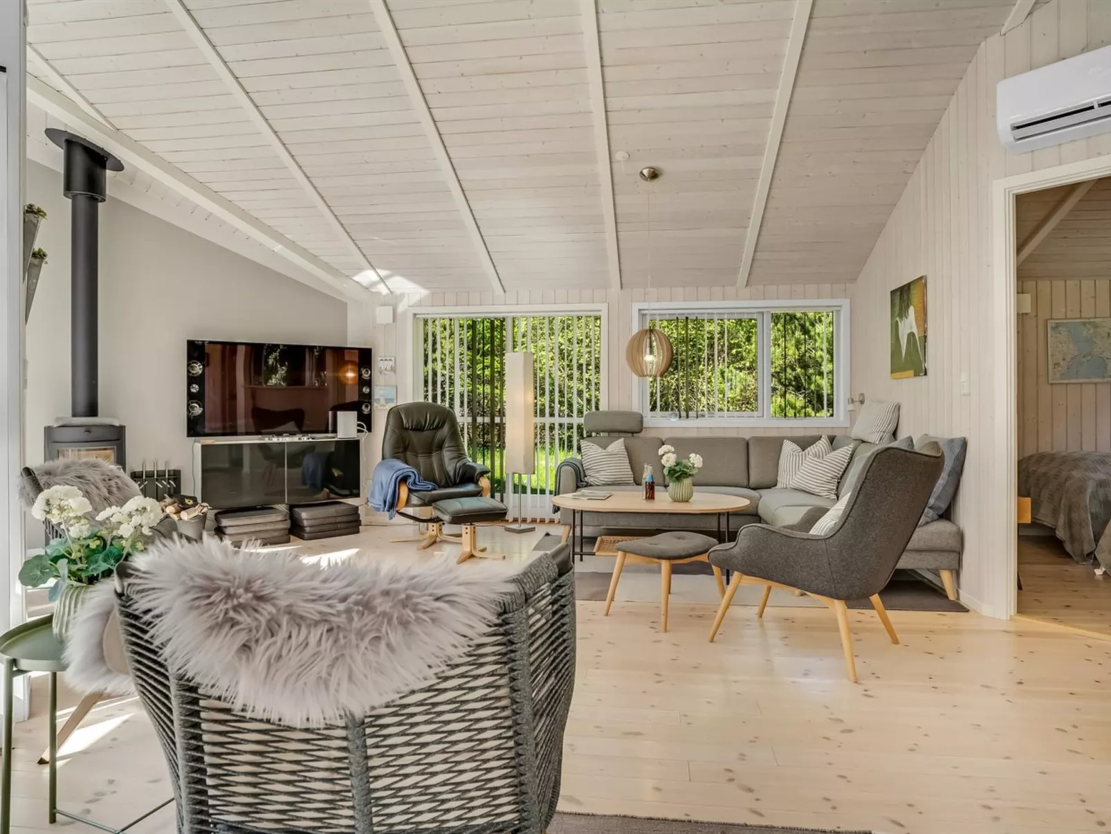 "Atti" - 500m to the fjord-Binnen