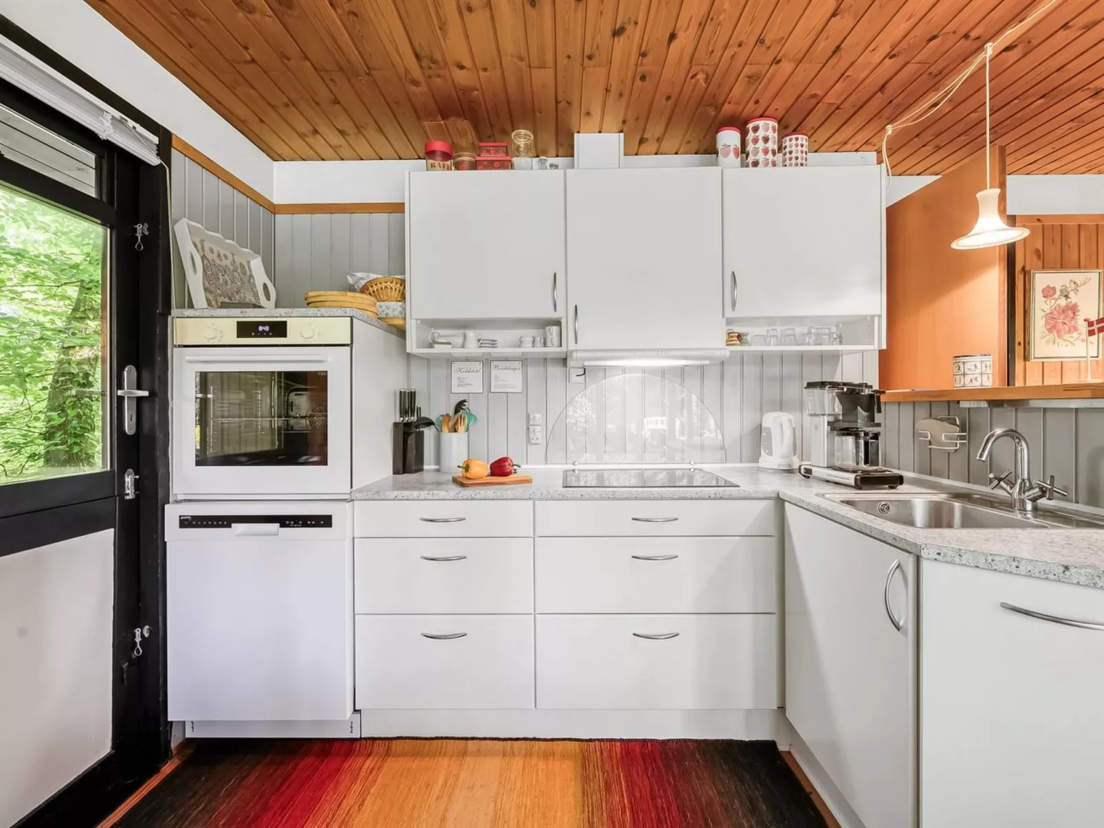 "Tenaya" - 200m to the fjord-Binnen