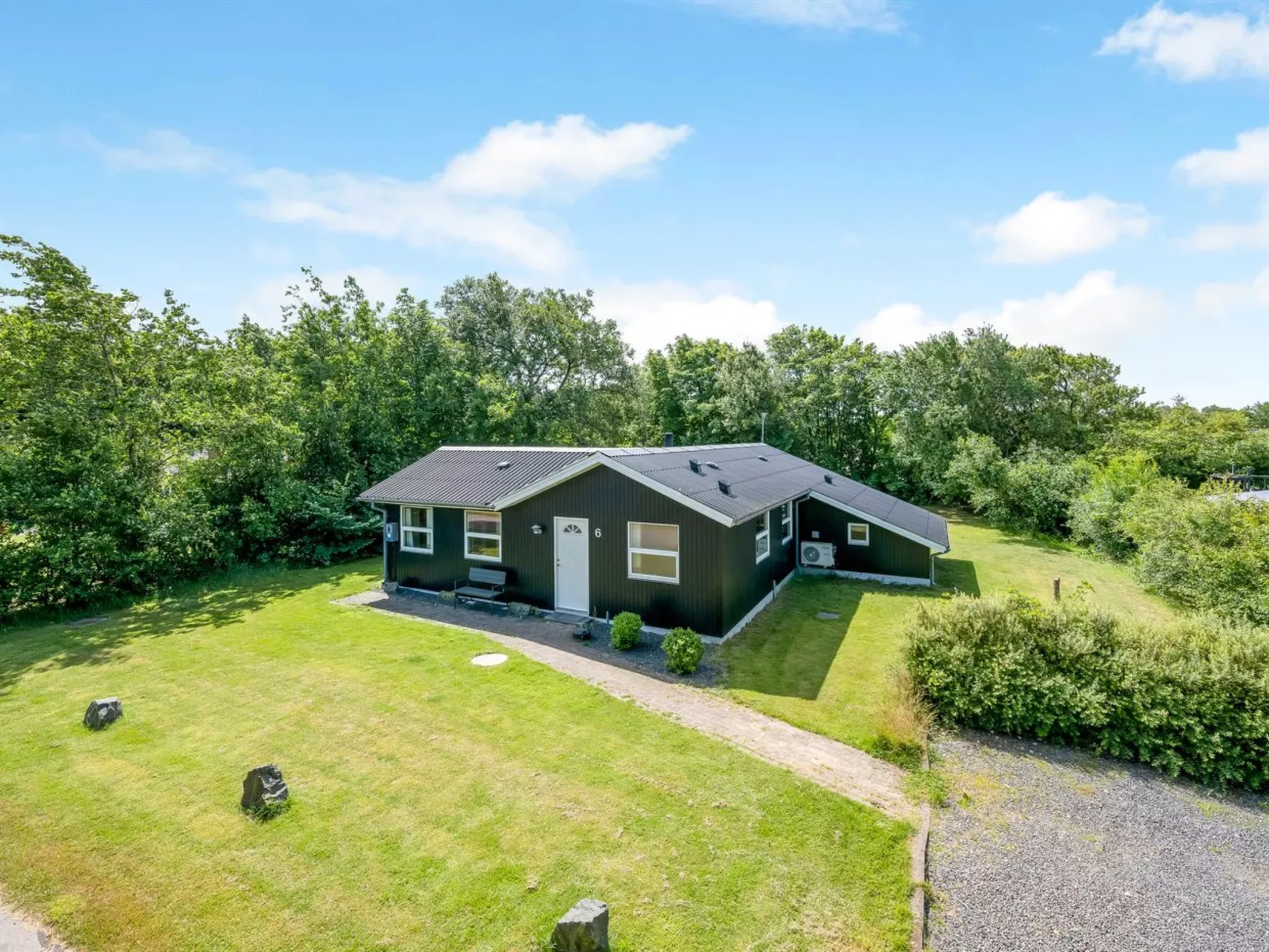 "Mina" - 600m to the fjord-Buiten