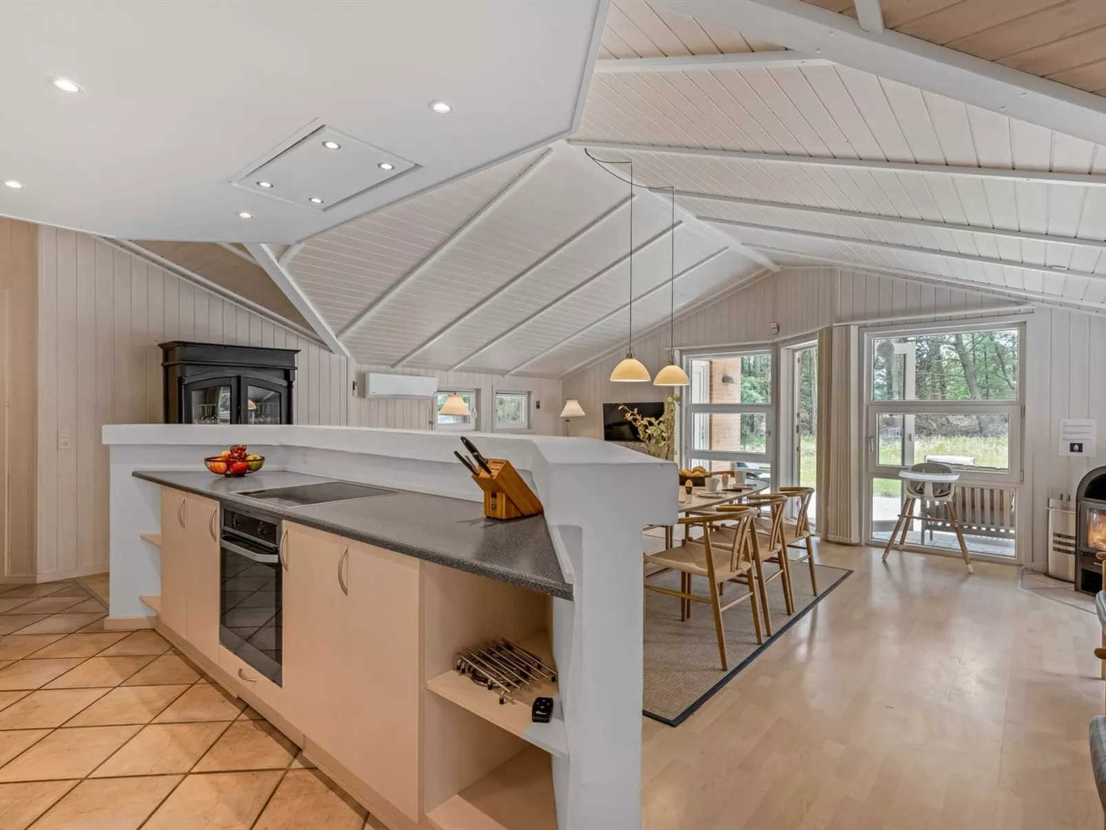 "Batsha" - 1.7km from the sea-Binnen