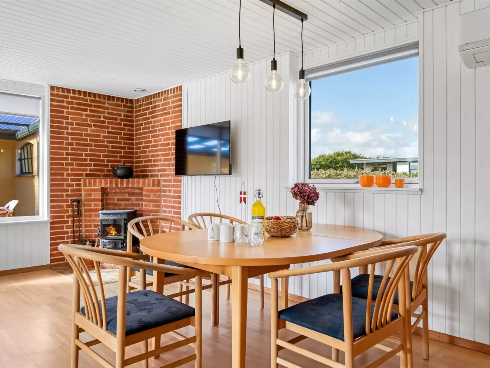 "Lillan" -  from the sea-Binnen