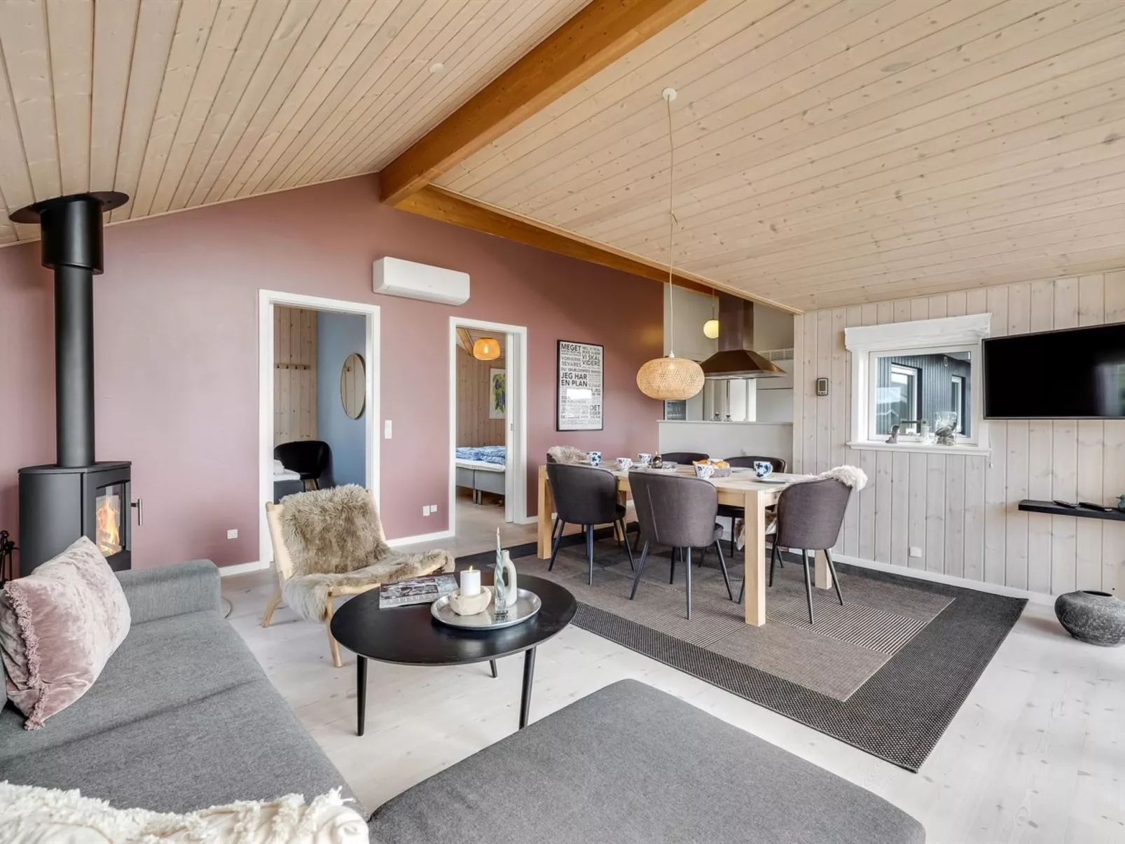 "Effie" - 500m from the sea-Binnen