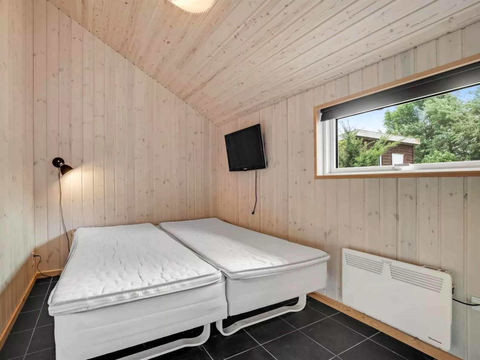 "Mika" - 800m from the sea-Binnen