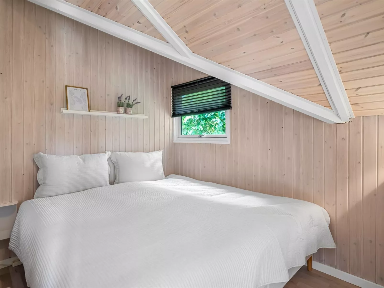 "Tara" - 450m from the sea-Binnen