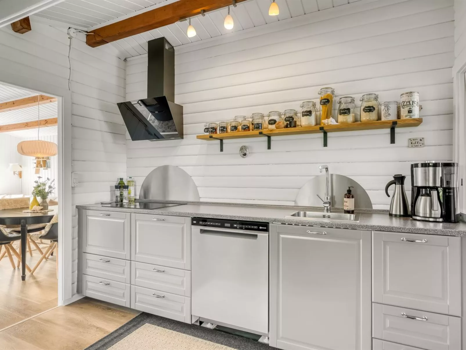 "Berner" - 500m to the fjord-Binnen