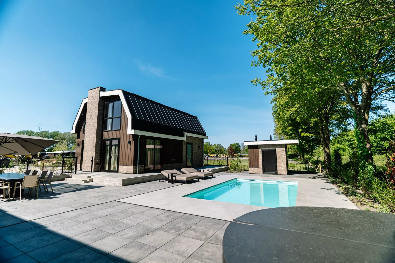 Villa Watergloed | 10 personen-Buitenkant zomer