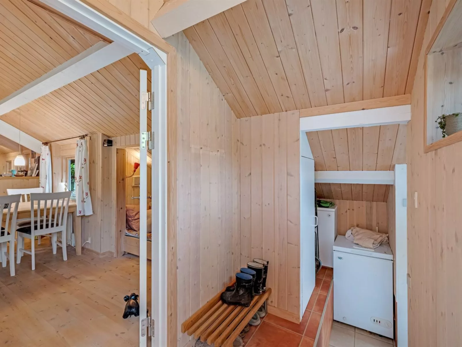 "Elea" - 450m to the fjord-Binnen