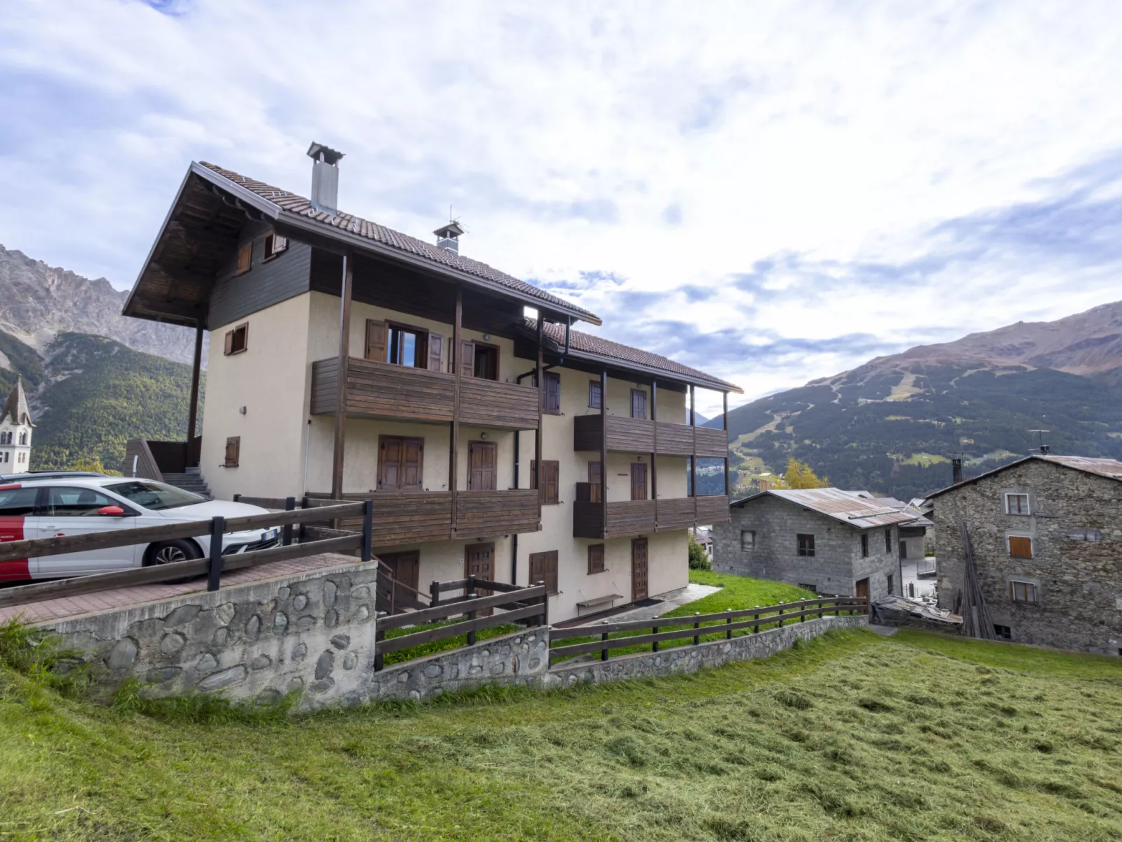 Oga Mountain Home-Buiten