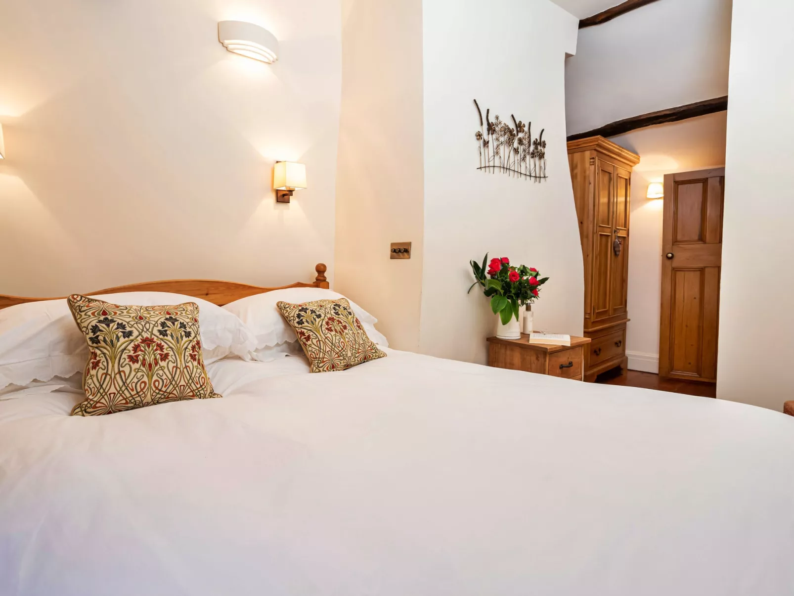 Two Storrs Cottages-Binnen