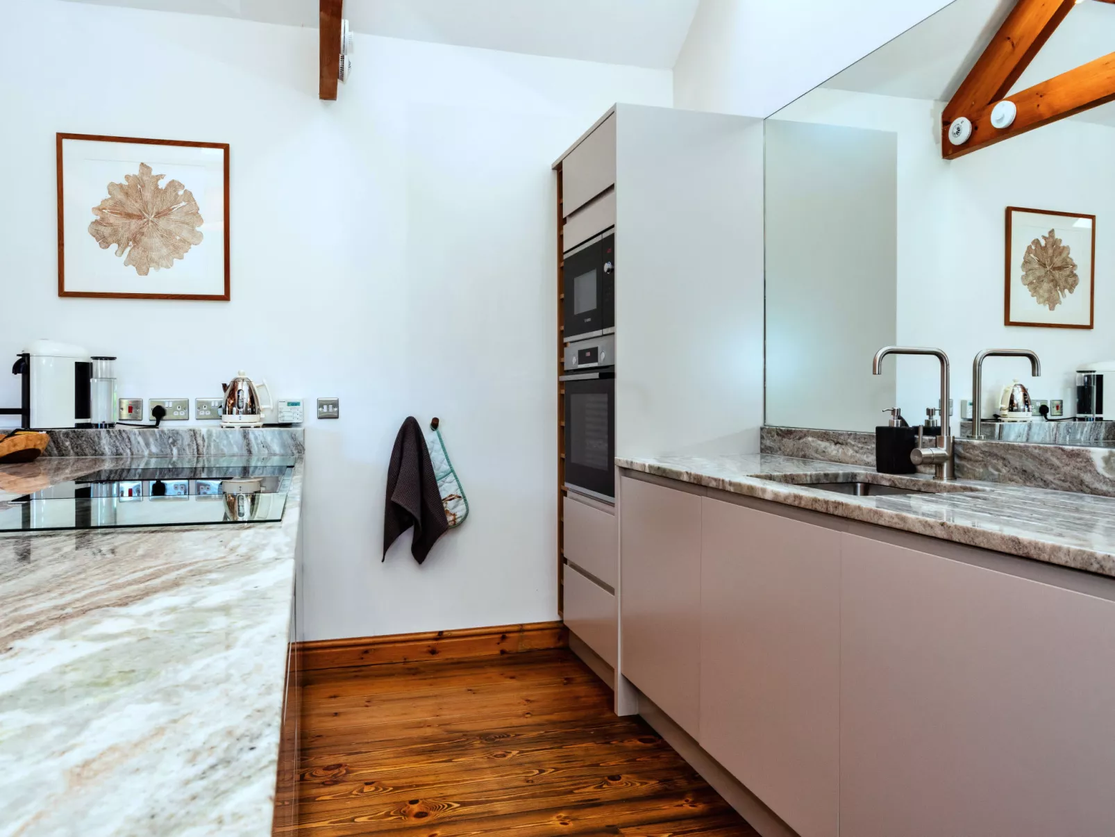 The Old School-Binnen