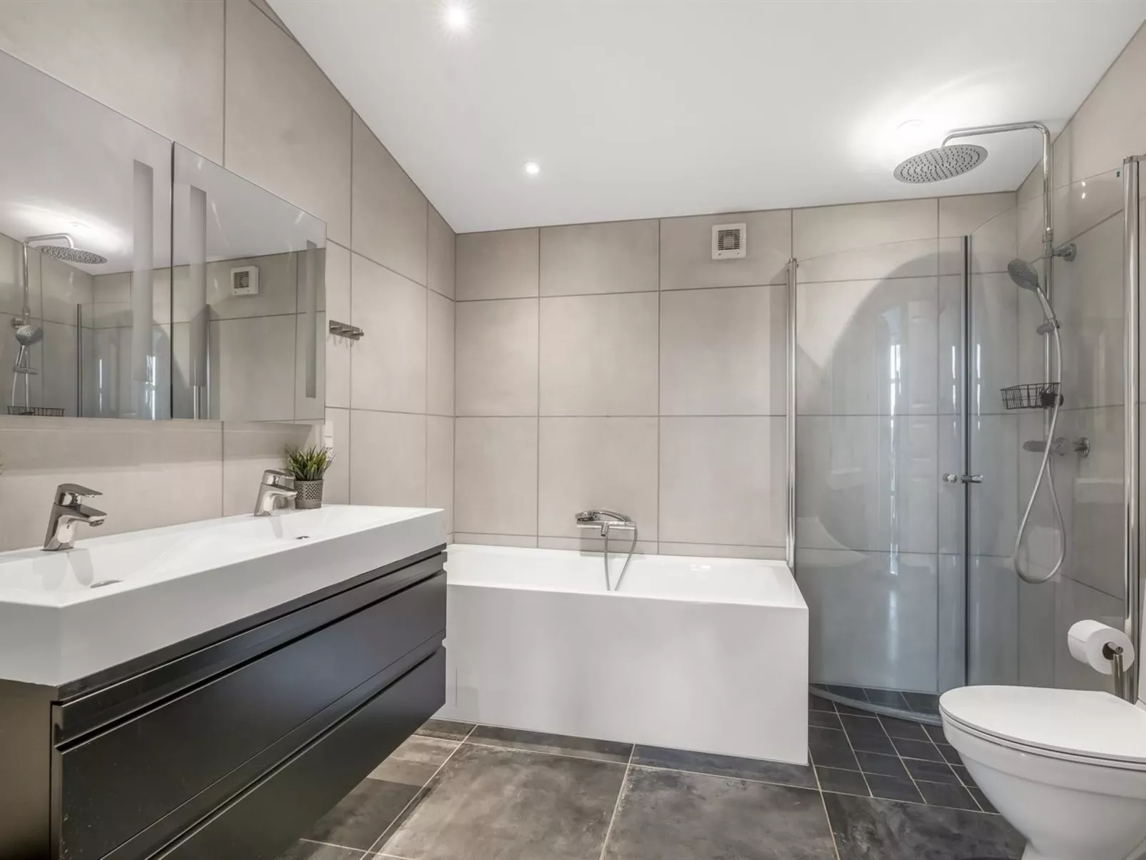 "Missa" - 2km to the fjord-Binnen