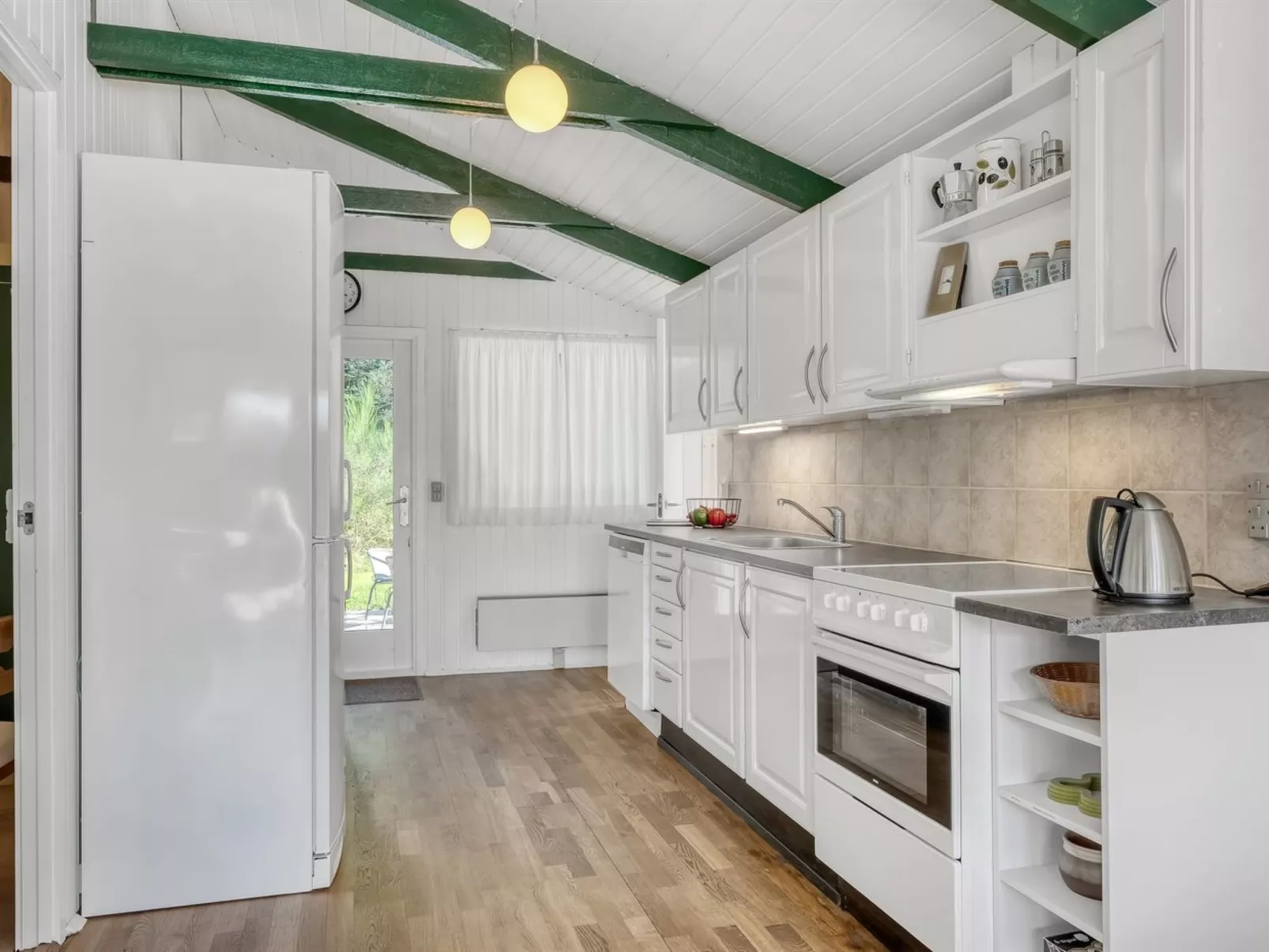 "Inola" - 3.5km from the sea-Binnen